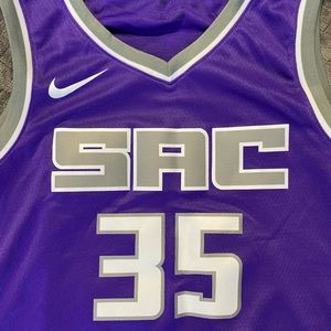 Mens New With Tags Size XL #6 Dallas Maverick’s NBA Jersey.